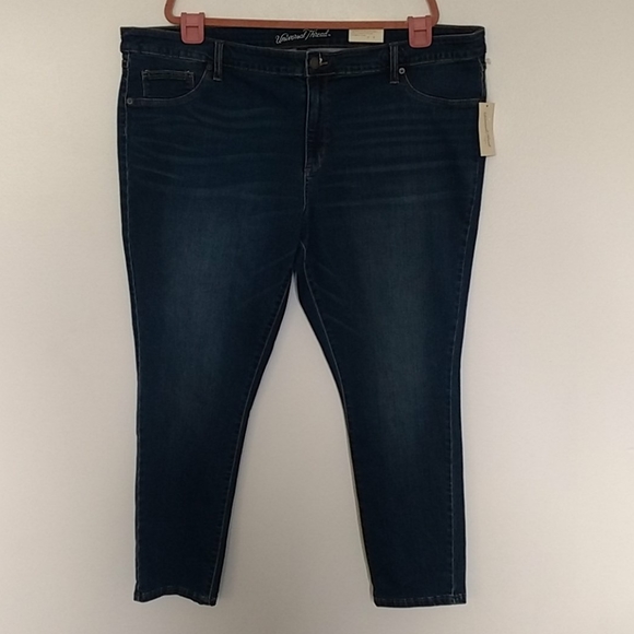 Universal Thread  Dark Wash Denim Jeggings - Picture 3 of 12